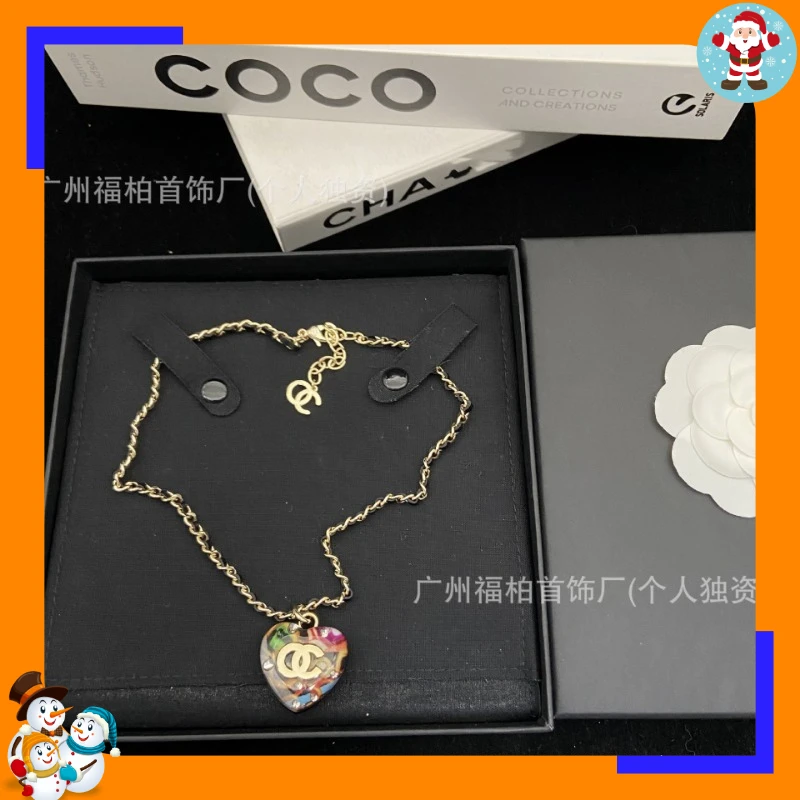 Color Diamond-set Sub-resin Love Lambskin Necklace Retro Fashion Versatile Collarbone Chain