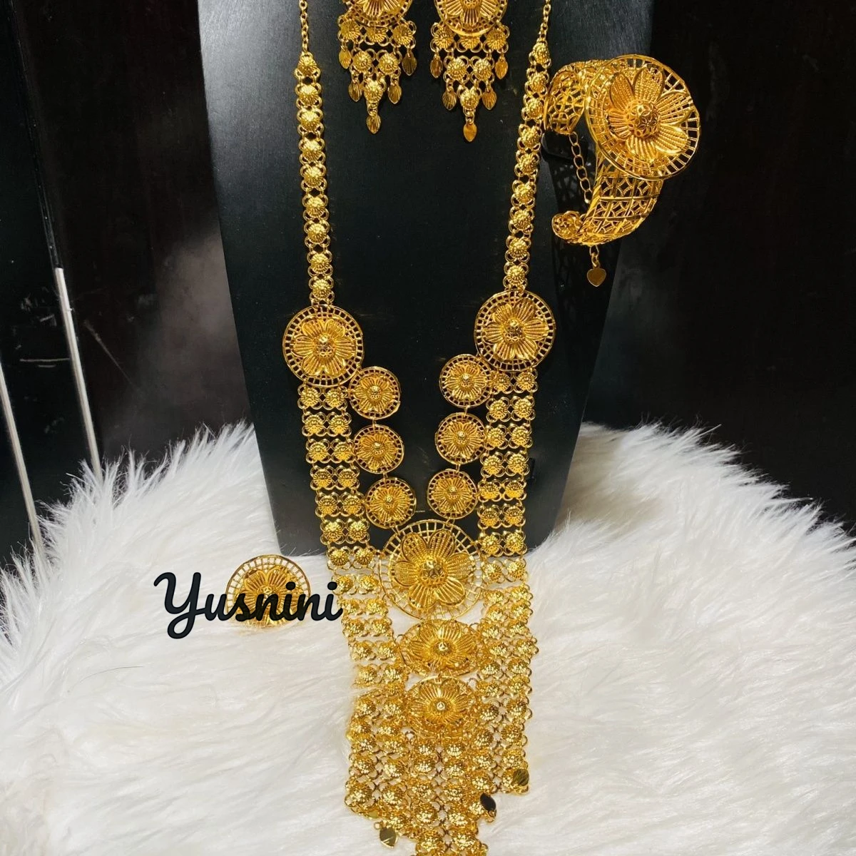 

Модное Дубайское 24-каратное позолоченное индивидуальное ожерелье, серьги, кольца, браслеты, комплект ювелирных изделий для свадебной вечеринки для влюбленных DD10881