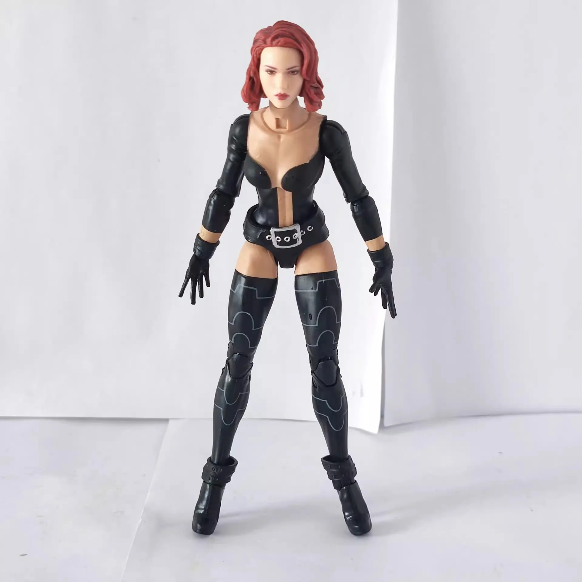 Marvel Legends Rainha Negra com Cabeça Errada da Viúva Negra Figura de Ação Solta de 6"
