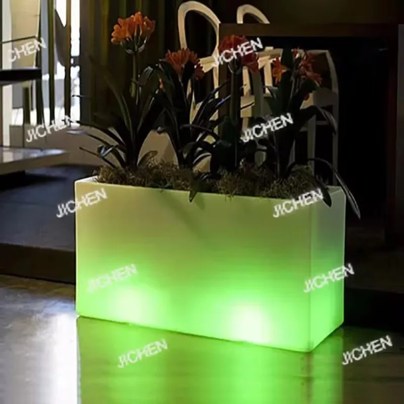 

CJccCJcc versandte Artikel Квадратный цветочный горшок Садовый светильник Открытый отель Свадебное мероприятие pe Красочный светодиодный цветочный горшок Сад