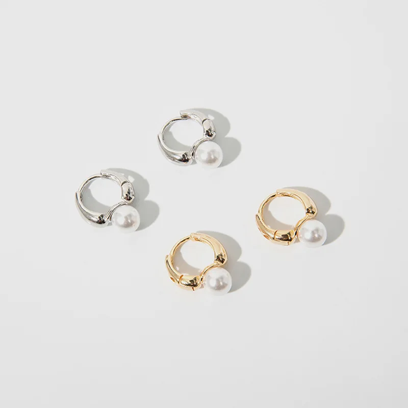 Trend Korean Kpop Gold Color Simple Cute Pearl Ear Clasp Hoop Earrings For Women Tiny Huggies Earrings Wedding Party Jewelry