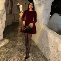 Vestidos de cóctel de terciopelo burdeos personalizados para mujer, vestido de vacaciones de manga larga con cuello barco, Mini vestidos de cena elegantes de línea A cortos