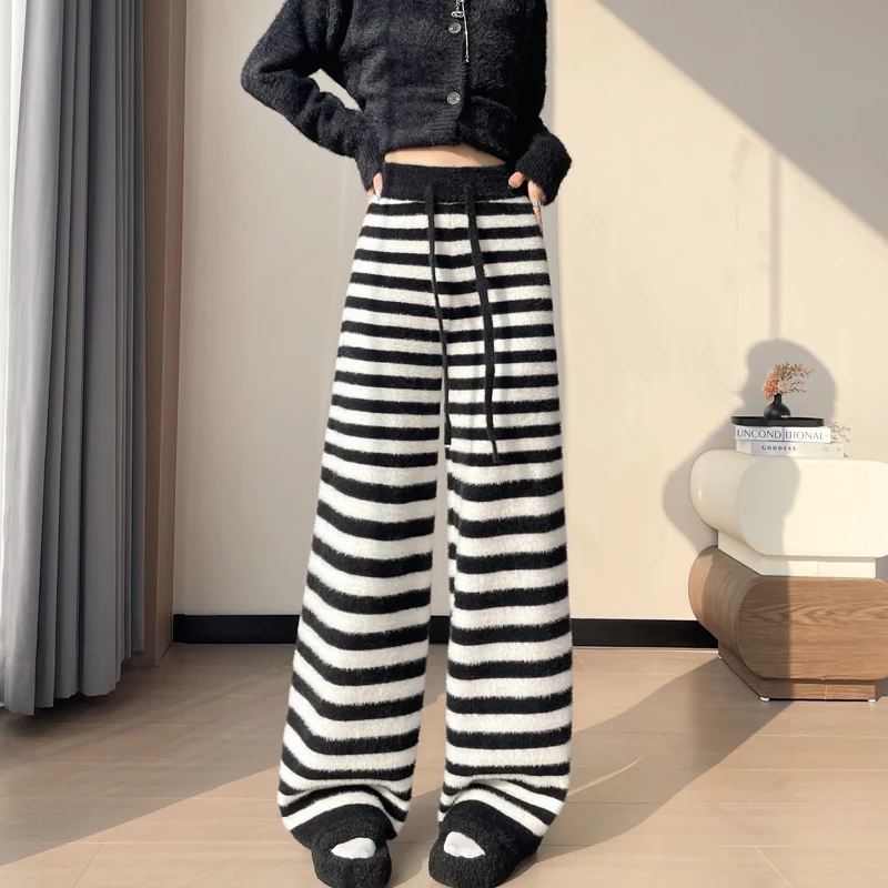 Automne hiver nouveau Sle femmes décontracté chaud pantalon à jambes larges fourrure de vison pantalon rayé à la mode et confortable pantalons longs