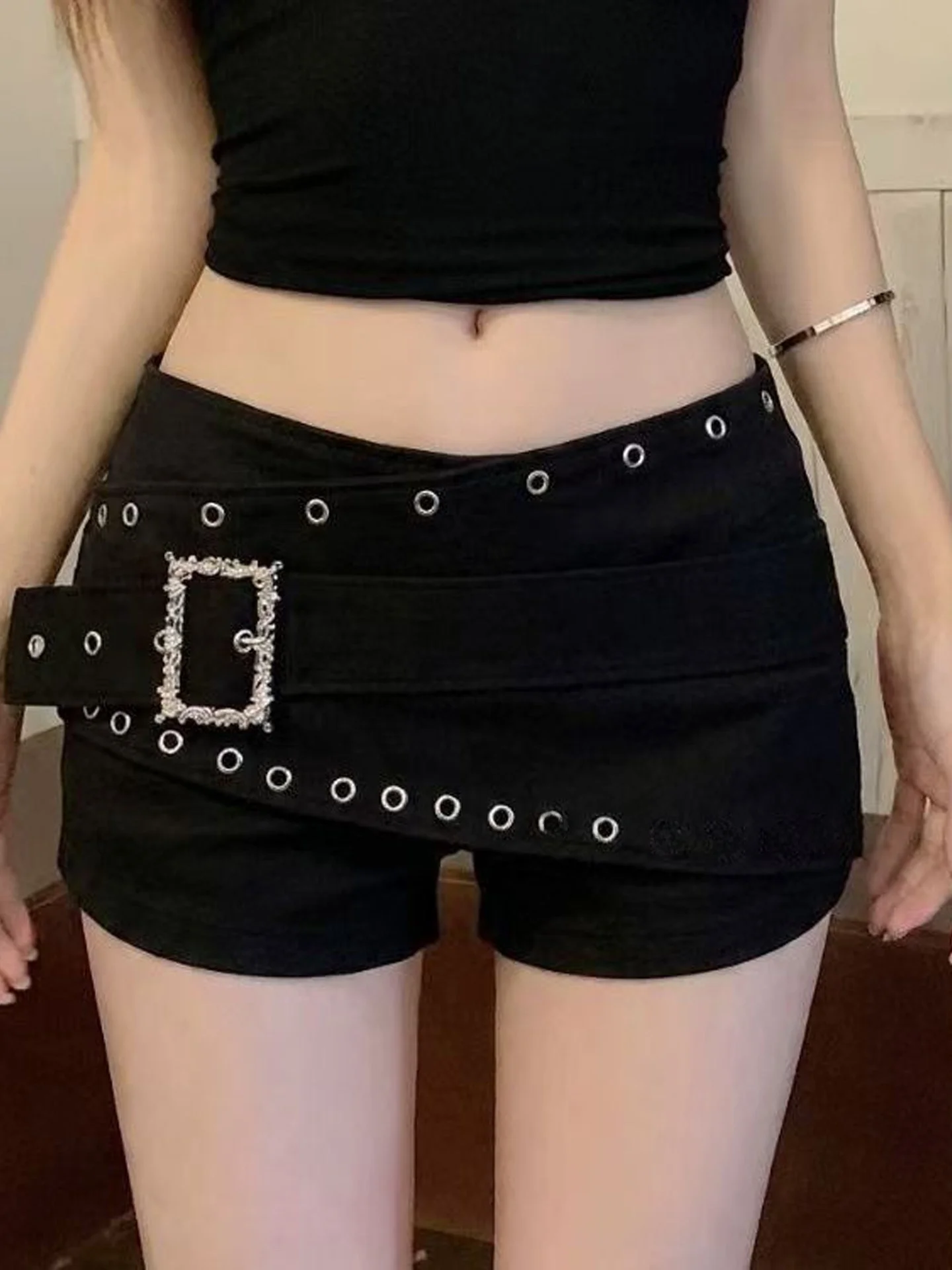Sexy Low Waist Rivet Belted  Skirt Short Pants Women's Fashion Design Asymmetric Denim Skirt Tight Fit Casual Style
