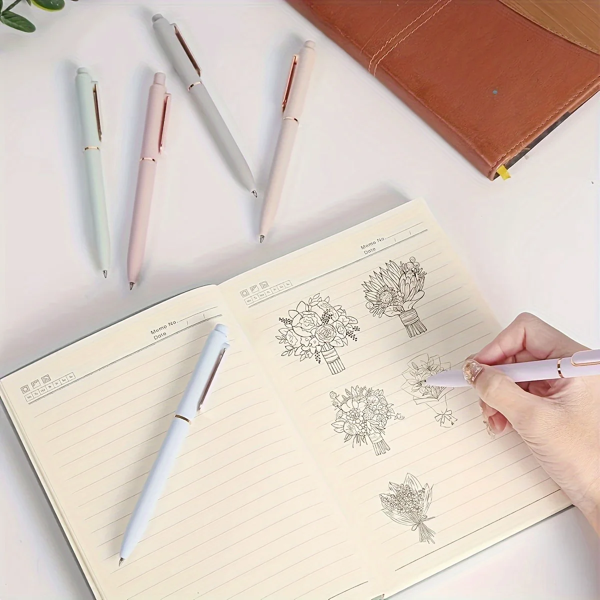 5 Stück ästhetische Stifte, Click-Typ, weiche Gelstifte, 0,5 mm feine Spitze, schwarze Tinte, Kawaii-Briefpapier, Tagebücher, Büro, Schulbedarf – Detail 6
