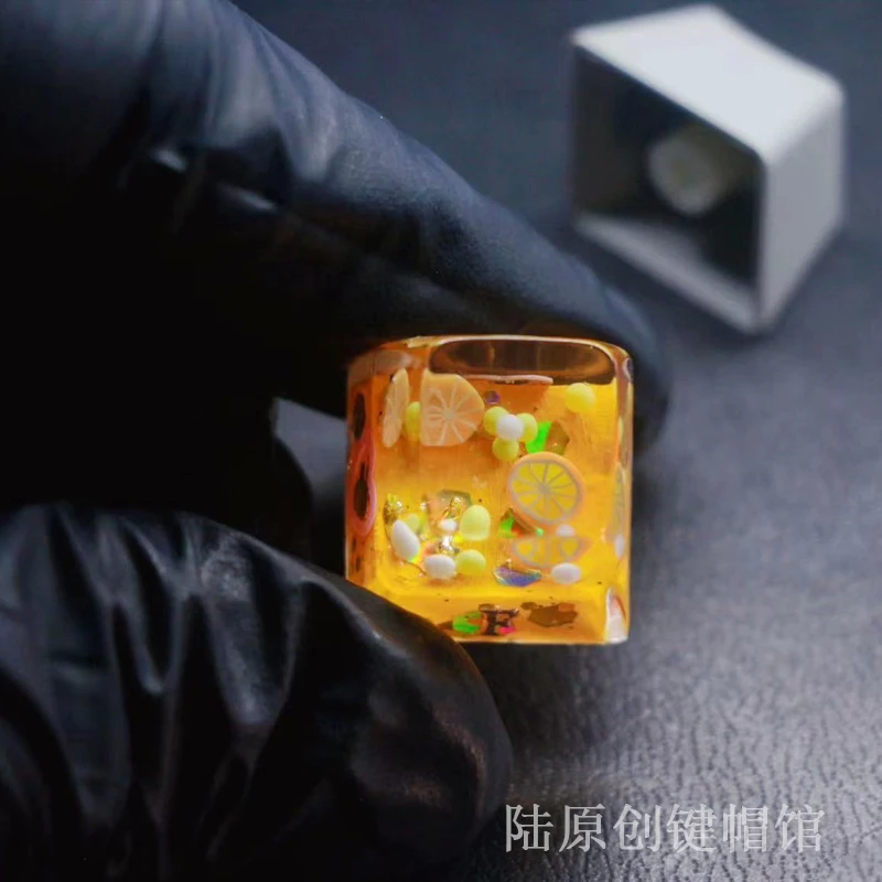 

Personalized creative resin transparent orange lemon keycap SA high ESC yellow gaming mechanical keyboard keycap