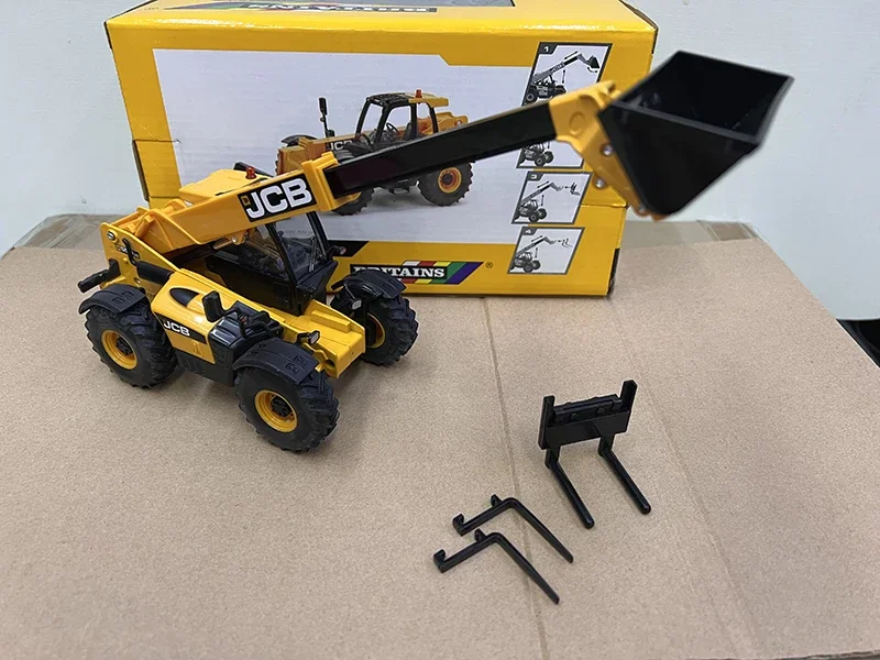 BRITAINS Diecast Alloy 1:32 Scale JCB 550-80 LOADALL Telescopic Arm Multifunctional Forklift Cars Model Adult Toys Classics Gift