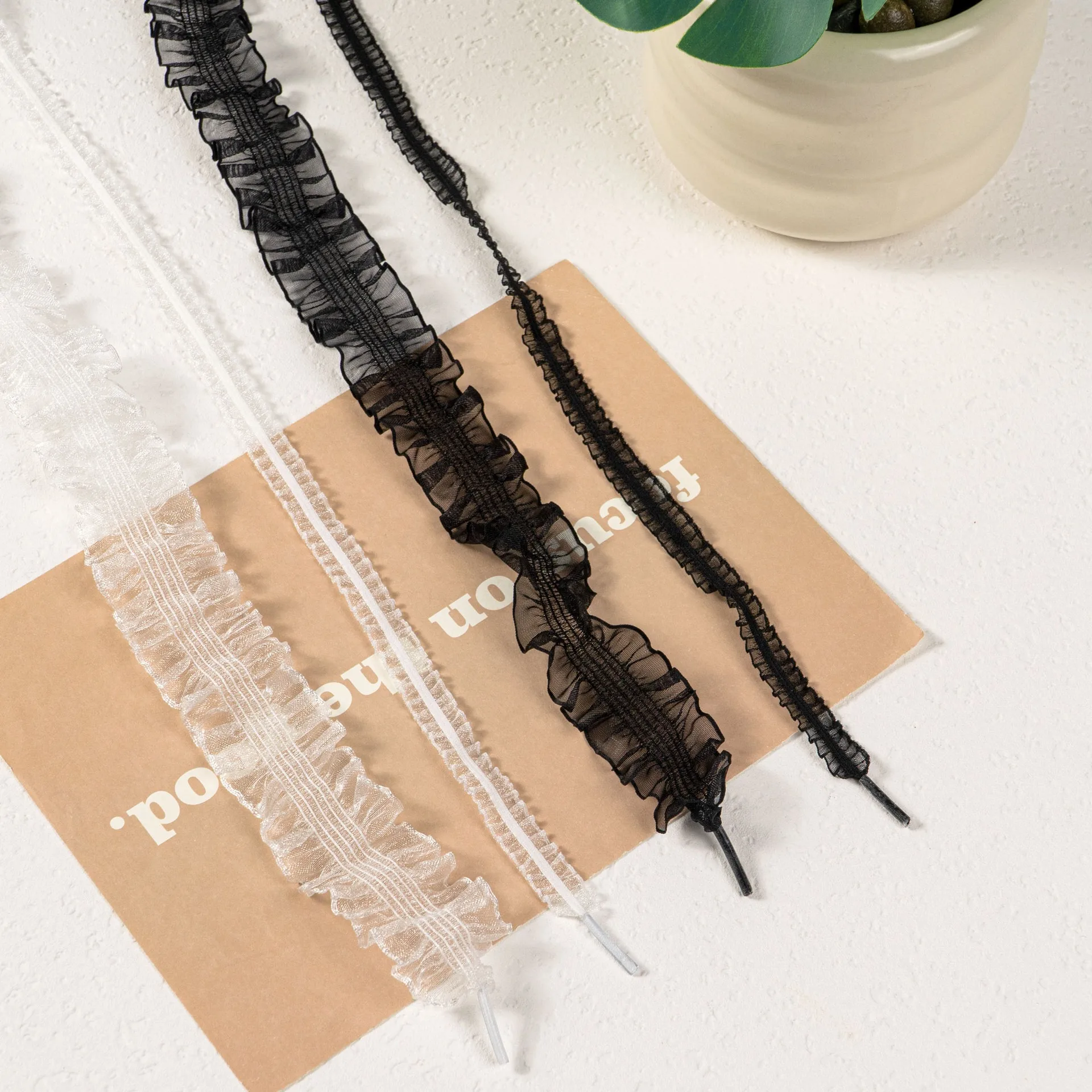 1 Pair Sweet Frilly Ruffled Mesh Ribbon Shoelaces Sheer Organza Bow Shoestrings for Flat Sneakers Casual Daily Shoe Laces Decor