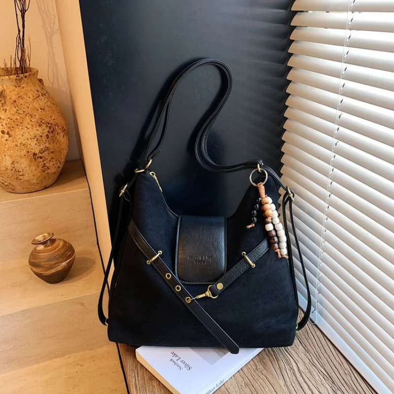 

Fashionable Ladies Crossbody Bag Crafted From Quality Leather Boasting Trendy Design And Casual Vintage Famous Look​