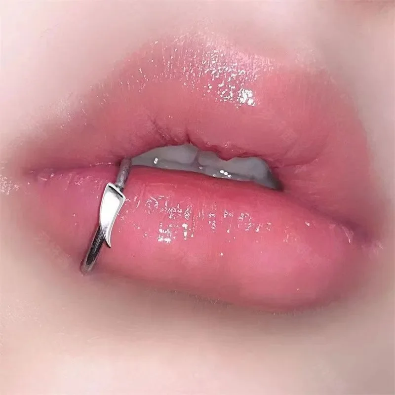 1pair Y2K Vintage Vampire Fangs Stainless Steel Lip Ring Non-Piercing Clip-On Lip Cuff Punk Goth Unisex Lip Stud for Daily Wear - Image 2