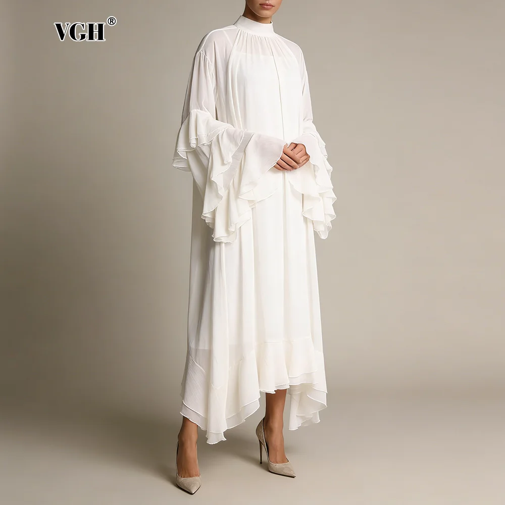 VGH Elegantes, schickes weißes Hochzeitsgast-Maxikleid für Damen mit hohem Kragen, gestuften Rüschenärmeln und asymmetrischen Lagen für Kunstausstellungen