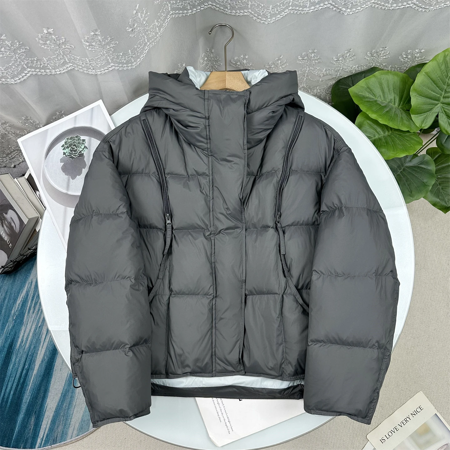 

Женская короткая зимняя куртка-пуховик из серого утиного пуха, новинка, теплая, свободного кроя, с капюшоном, на белом утином пуху