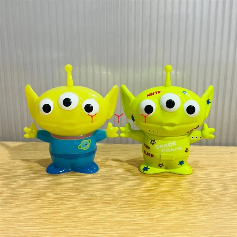 MINISO famous and excellent Disney Pixar Alien cute ever-changing cool theme hand-made blind box ornaments