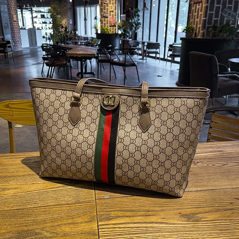 Elegant Leather Diaper Bag Classic Designer Style Crossbody Handbag For Women Large Capacity Square Satchel With Letter Logo