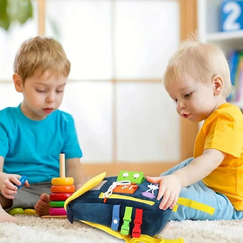 モンテッソーリ フェルト バックパック 幼児用 バックル ジッパー付き ビジーボード 感覚玩具 学習活動 微細運動能力 旅行