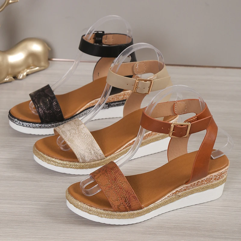 Scarpe da donna 2024 Platform tinta unita sandali Casual con zeppa da donna Open Toe Buckle sandali da spiaggia estivi da donna Mujer