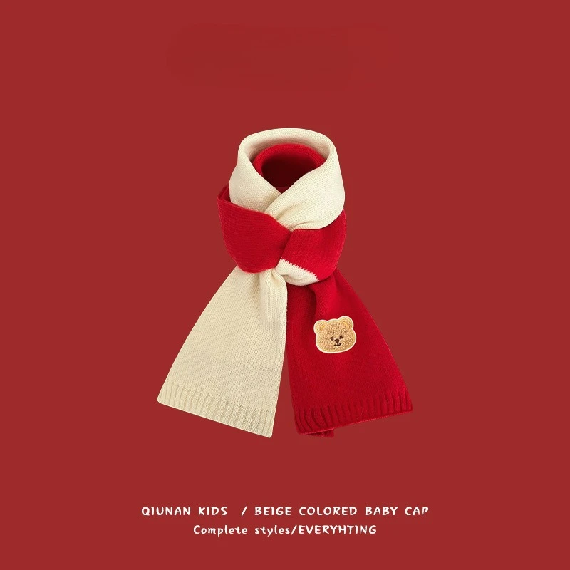Sciarpa per bambini per l'inverno, carina e versatile con orsetto, filato lavorato a maglia rosso di Capodanno, scaldacollo natalizio per bambini