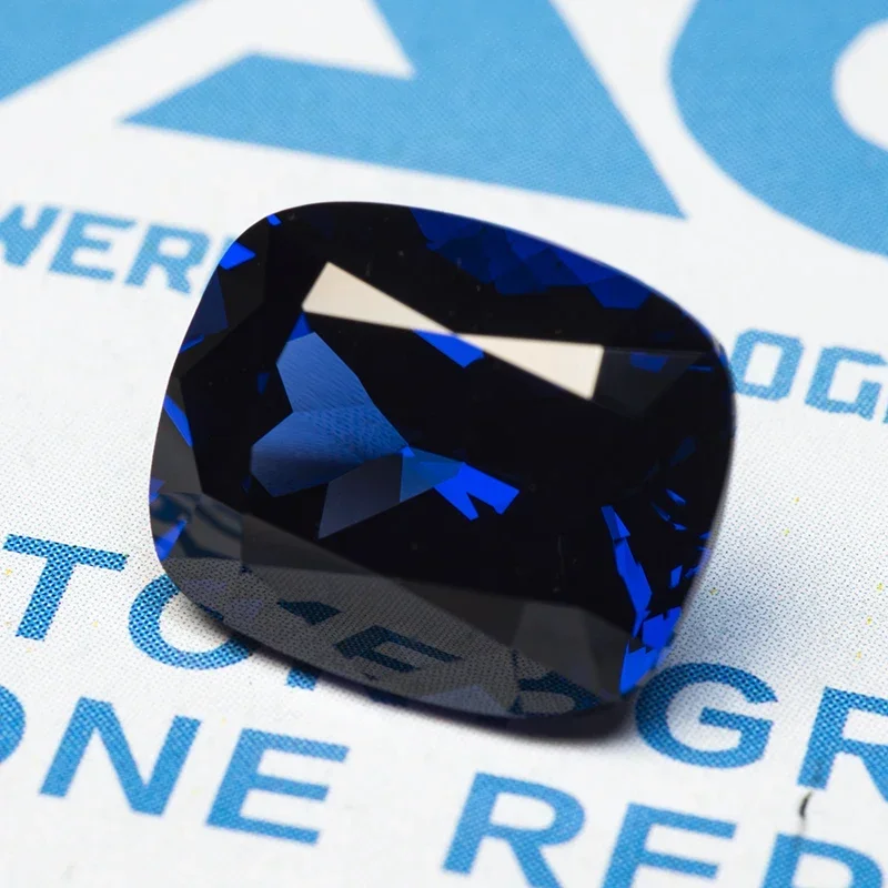 Lab Grown Sapphire สี่เหลี่ยมผืนผ้าเบาะรูปร่าง Royal Blue VVS1 อัญมณีสําหรับ Charms เครื่องประดับ Diy ทําเลือก AGL ใบรับรอง