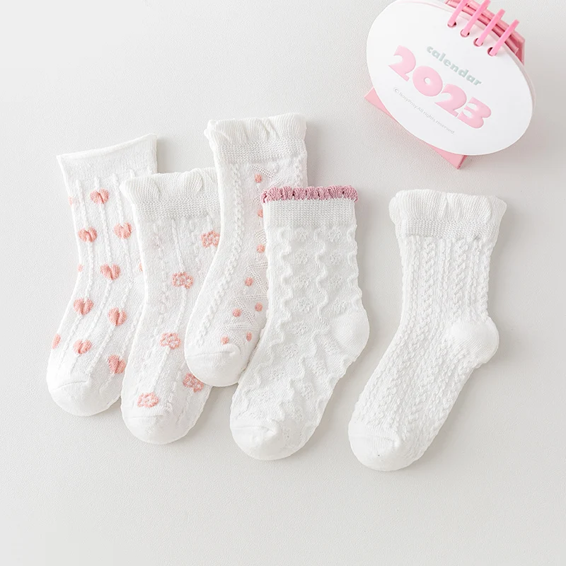 

Five pairs of girls' spring and autumn soft and skin-friendly short socks in white, sweet and lovely princess style.