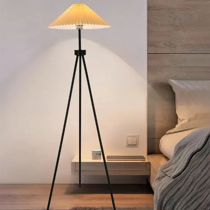 Retro Floor Lamp Tripod living room Sofa side standing lamp home decoration Bedroom bedside lamp Indoor lighting fixtures