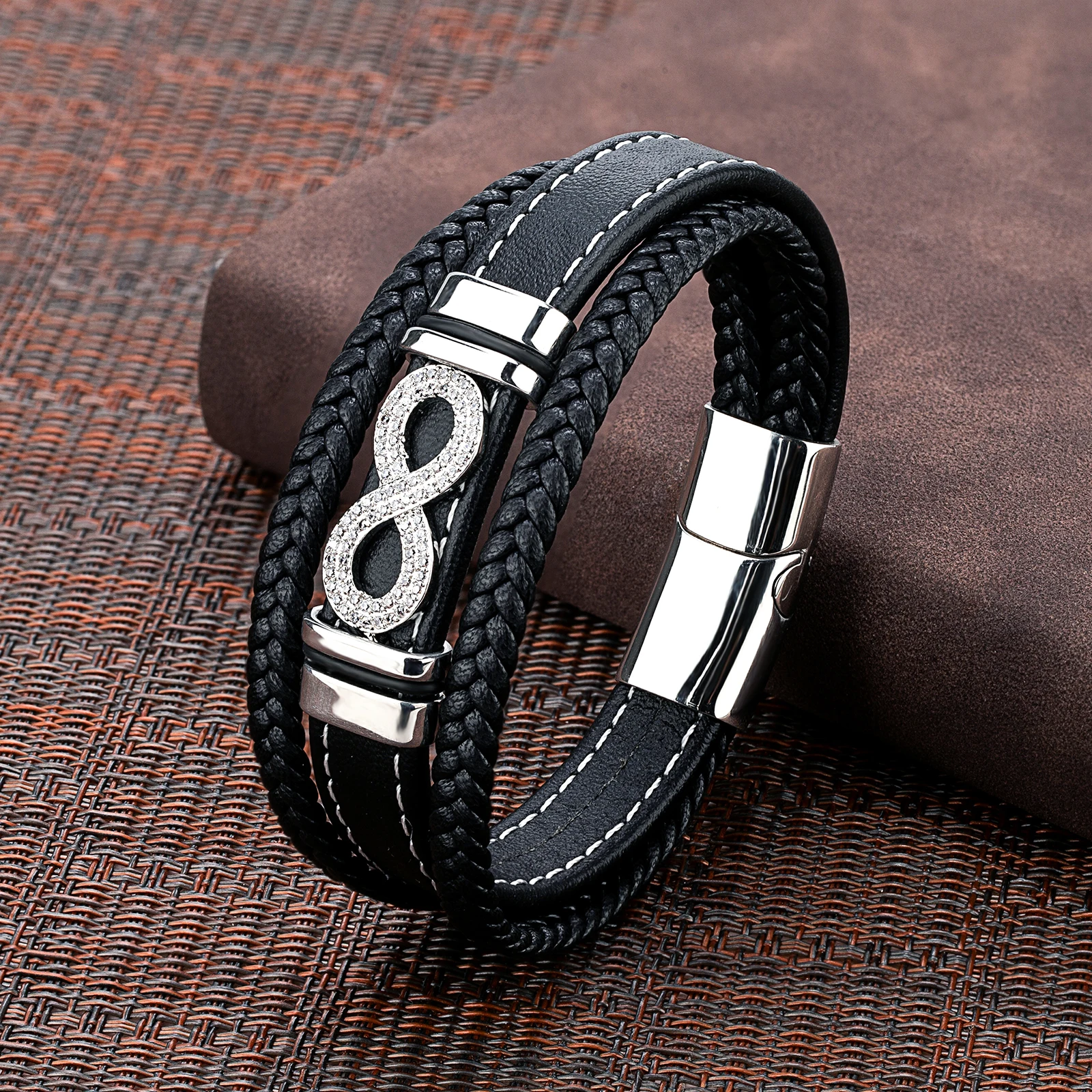 2024 New Fashion Matching Micro Inlay 8-Format Neutral Style 3-Layer Leather Rope Stainless Steel Mens Bracelet