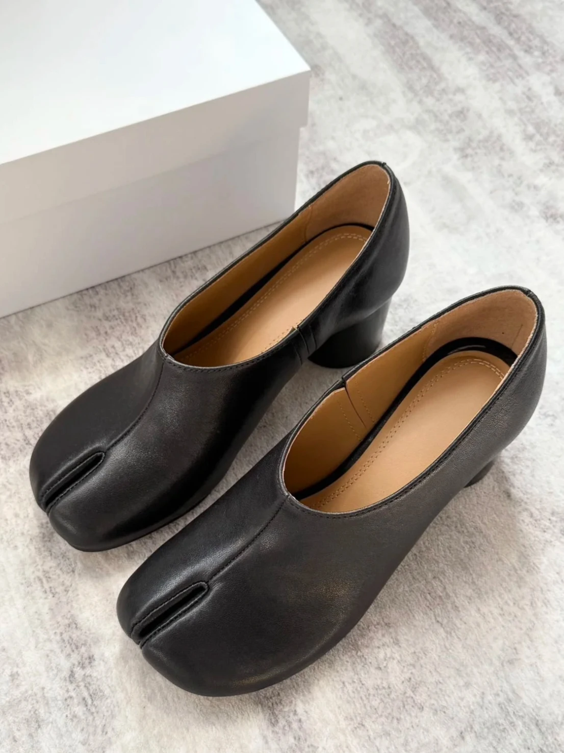 chaussures-de-ballet-retro-pour-femme-a-talon-epais-de-6-cm-style-monnaie-printemps-automne-bout-fendu-motif-pied-de-cochon-tendance