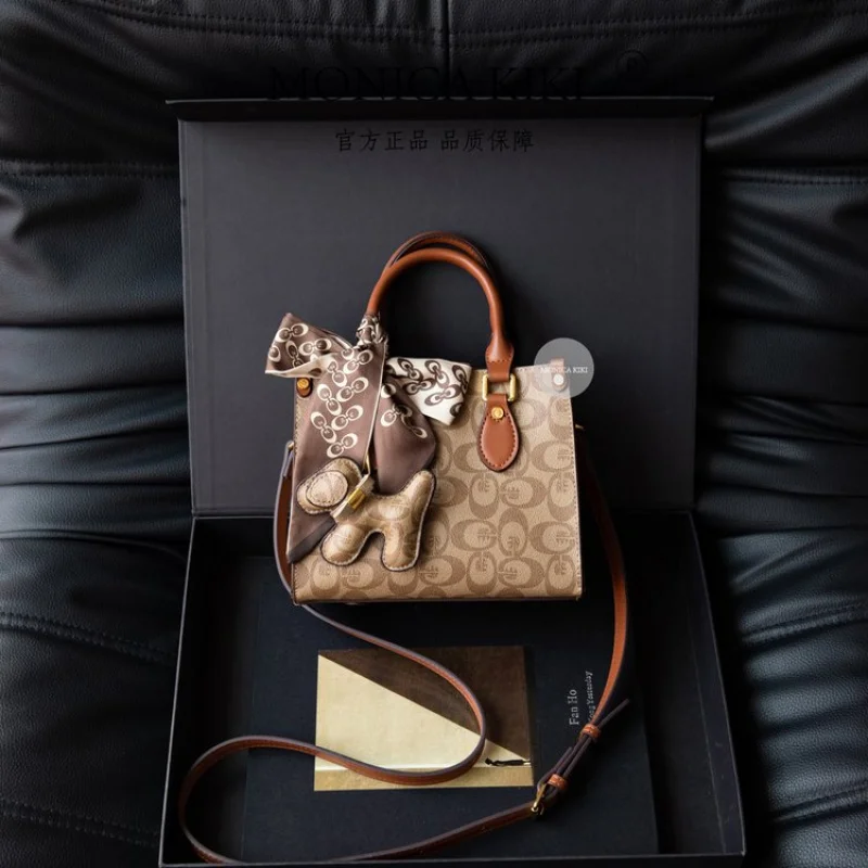 

Fashionable Ladies Hand Bags Crafted From Fine Leather Featuring Trendy Commuter Design And Paris Vintage Look​