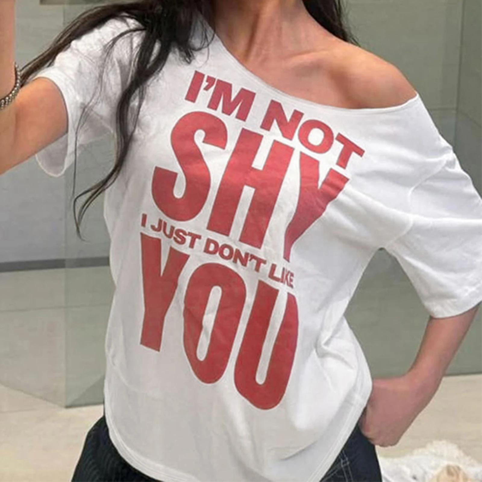 女性半袖 Tシャツレタープリントオフショルダーシャツ夏ルーズフィットカジュアルトップスストリート