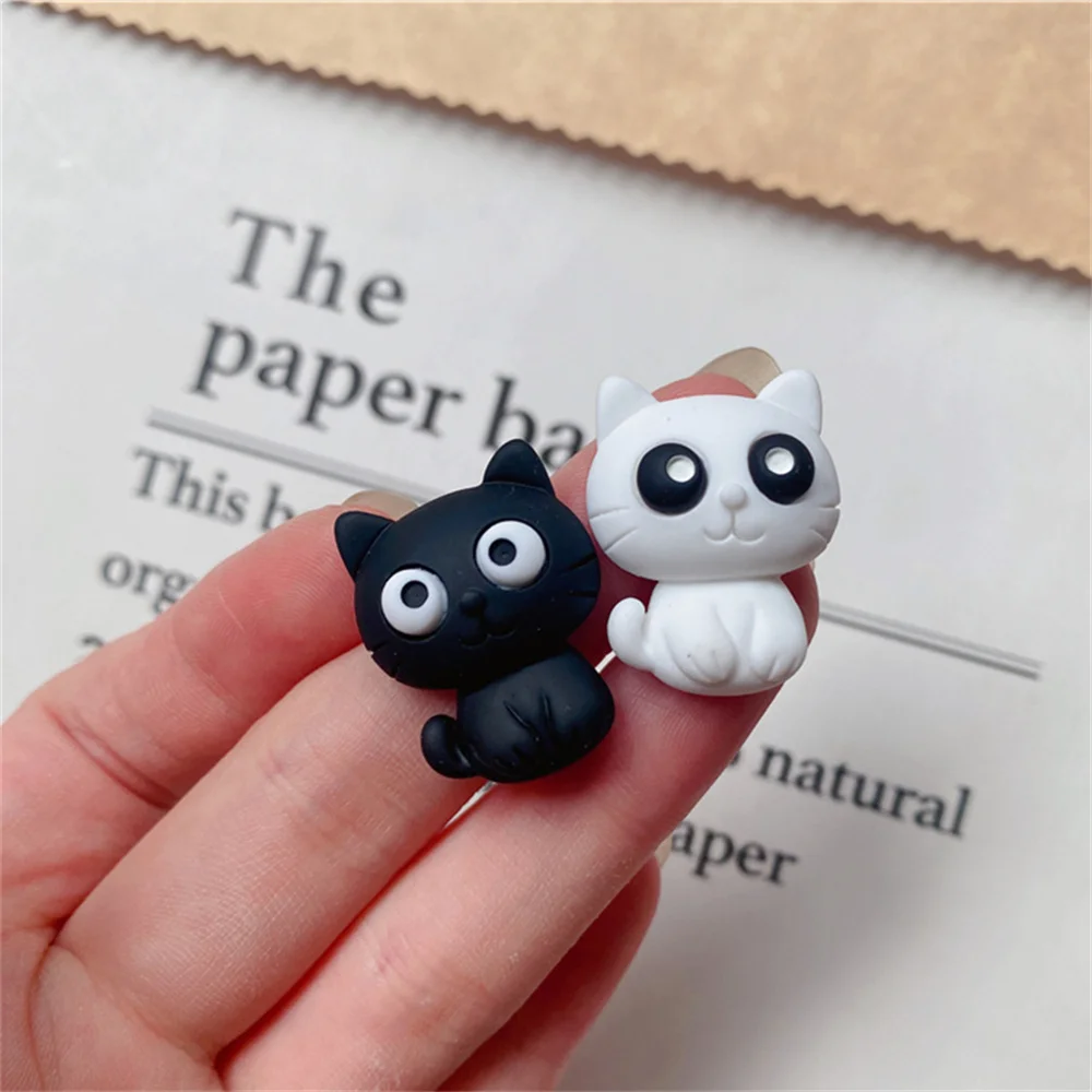 Enchanting Black White Cat Keychain Cute Animal Pendant Keyring Bag Backpack Charm Earbud Case Accessorie Women Birthday Gift