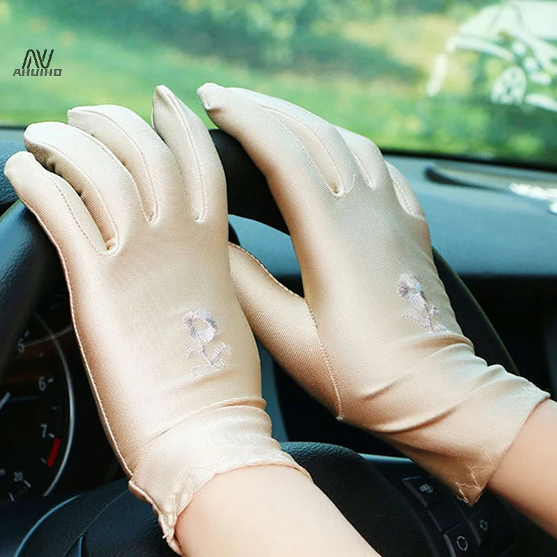 Full Finger Driving Gloves Women Embroidery Lovely Flower Sun-shading Slip-resistant Lady Short Jewelry Gloves