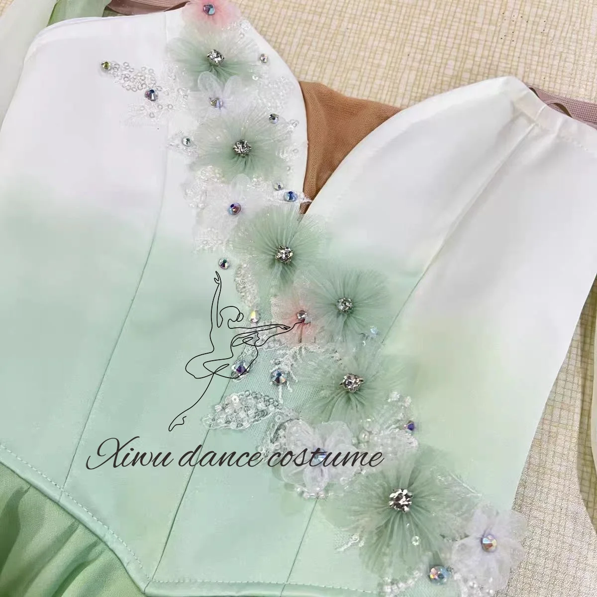 التخرج الكرة الاختلافات فستان الباليه الكلاسيكية الأبيض فستان طويل الأزرق حزام القوس مجموعة الماس جراند سوينغ اللباس