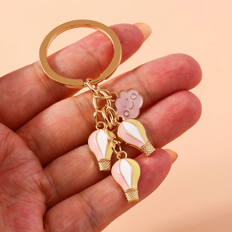 Cute Enamel Hot Air Balloon Keychain Cloud Key Rings Pendants for Men Women Key Holder Handbag Charms Pendants DIY Jewelry Gifts