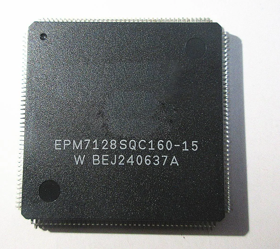 epm7128sqc160-7-epm7128sqi100-10-10-pieces