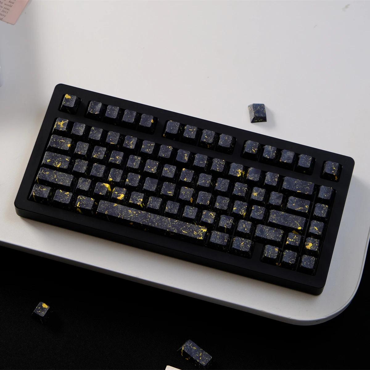 Black Golden Pattern Side-lit Shine Through Keycaps Cherry Profile 130 Keys Dye Sub PBT Keycaps for MX Switches Gaming Keyboard