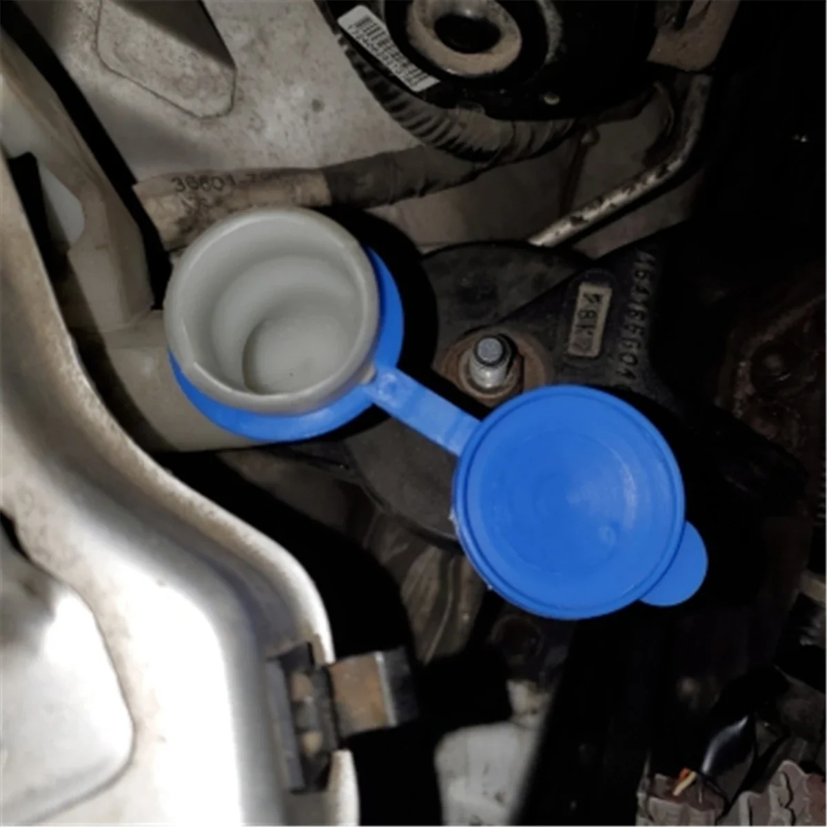 38451-77J00 Car Windshield Wiper Washer Fluid Reservoir Tank Cap Lid for Suzuki SX4 2006-2012 6