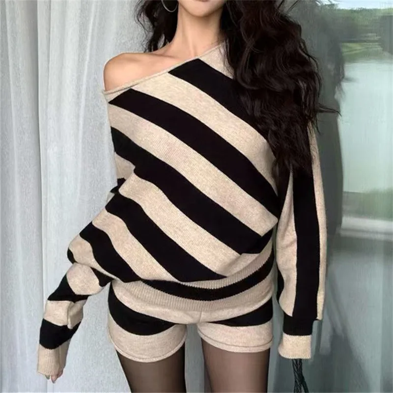 Mode frauen Set Frühling und Herbst Neue Koreanische Version Diagonal Schulter Gestreifte Gestrickte Pullover Shorts Zwei-stück Set