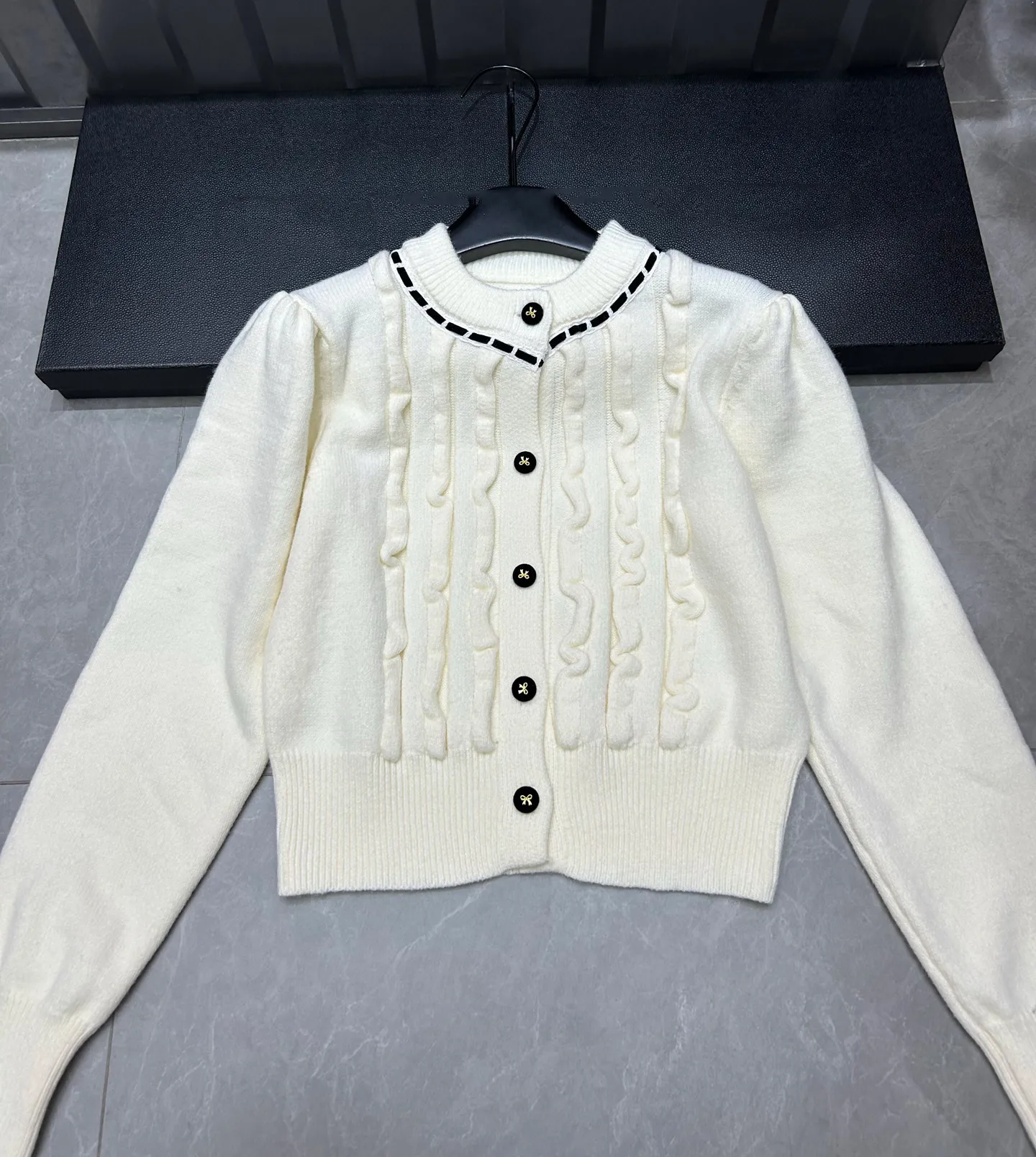 

Korean Style Autumn Winter Women's Knitted Sweater Fashionable High-End Design Cardigan Soft Cashmere Sweater Jacket C256