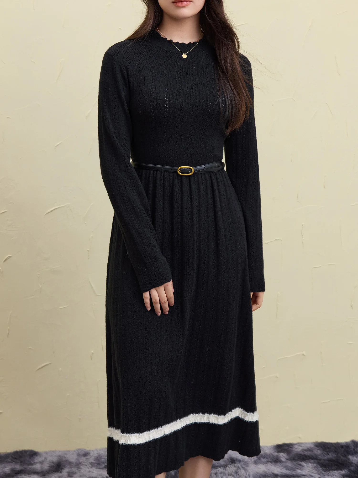 DUSHU Plus Size Knitted Black Dress 2024 Winter New Design Commuter Fashion Hepburn Style Dress Office Lady Outfit 24DS84230