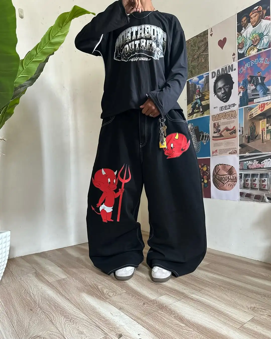 Harajuku Y2K القوطي موضة كوميدية الشيطان الشيطان الصغير طباعة نمط الجينز الرجال الصيف الشارع البوب الهيب هوب الراب بنطلون أسود