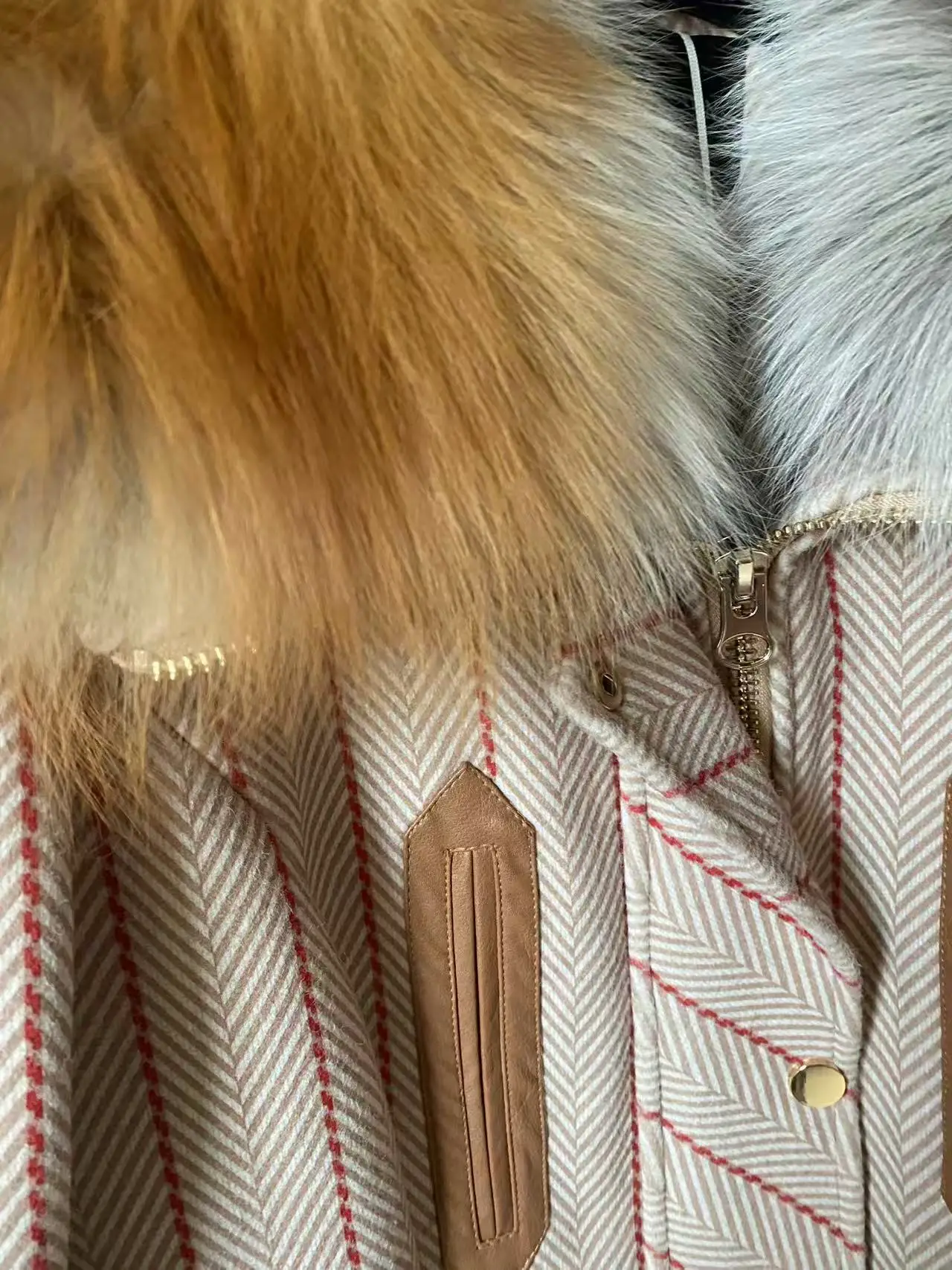 탈부착 가능한 진짜 여우털 칼라가 있는 새로운 스타일의 코트 헤링본 패턴&면-울 혼방