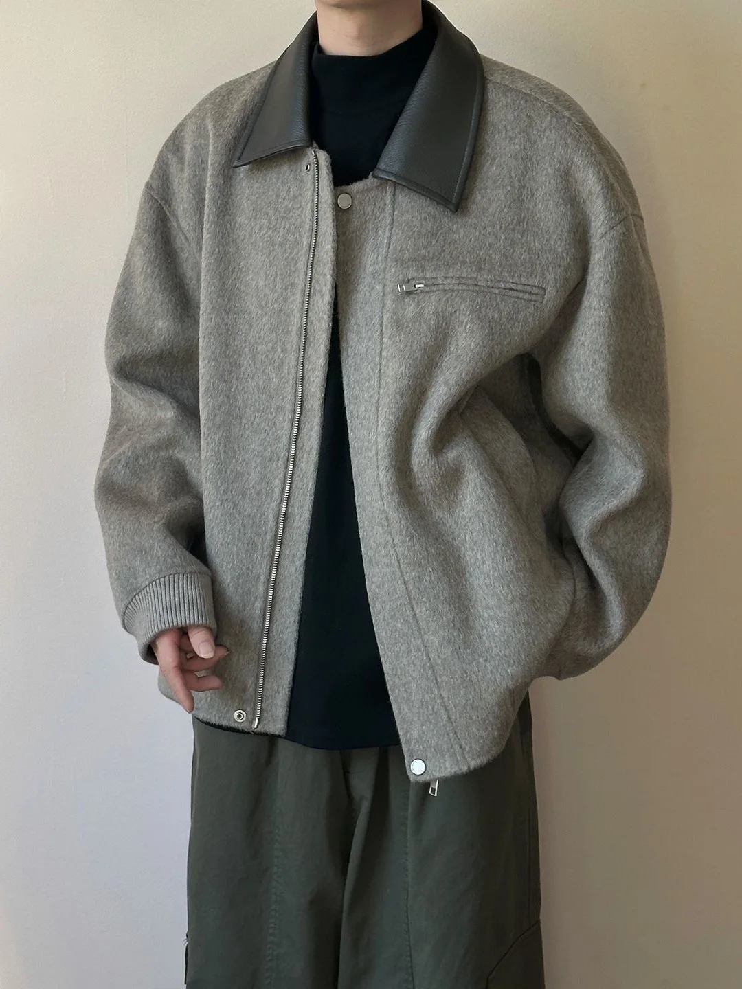 

Мужская верхняя одежда в американском стиле: шерстяная куртка с отложным воротником, свободного кроя, с элементами комбинированного дизайна, осенне-зимняя новинка.