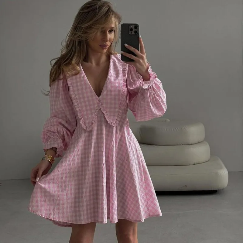 New Style of European and American Women Dress with A Commuting Design Sense A Pink Checkered Butterfly-neck Long-sleeved Dress