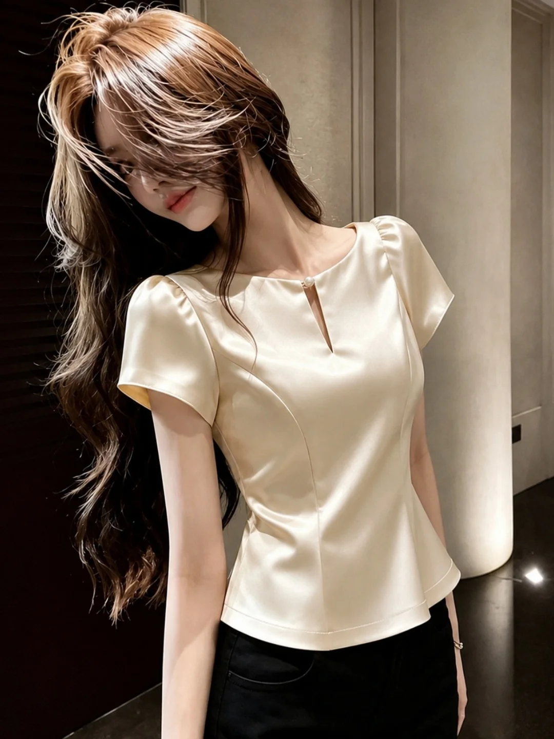 

Elegant Short Sleeve Shirt Women's Fashionable Versatile Commute Style Korean Version Straight Cut Silken Top Summer 2026