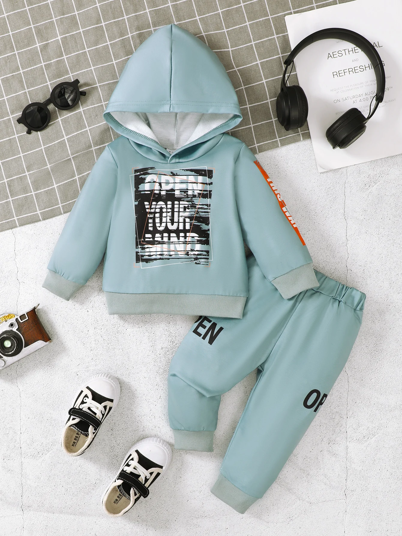 Winter 0-1 Jahre alt Kleinkind Baby Jungen Dinosaurier Brief Drucken Langarm Kapuzenpullover Lässiges 2-teiliges Set