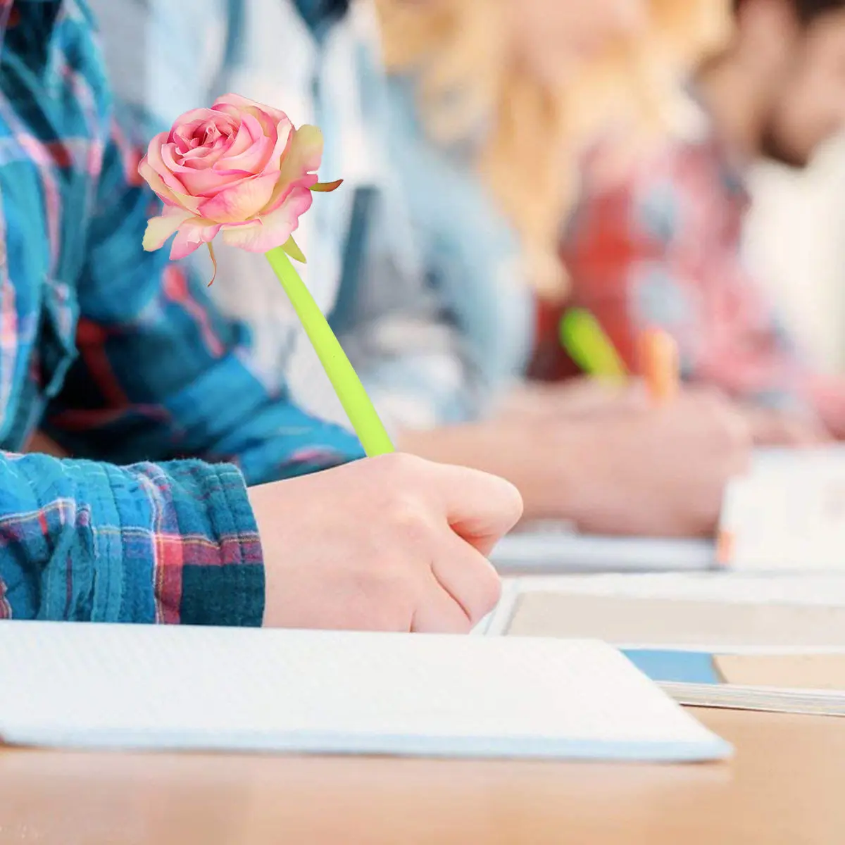 

3Pcs 0.5mm Pens Cute Rose Gel Pen Smooth Writing Stationery for Student Gift Fashionable Silicone Pen