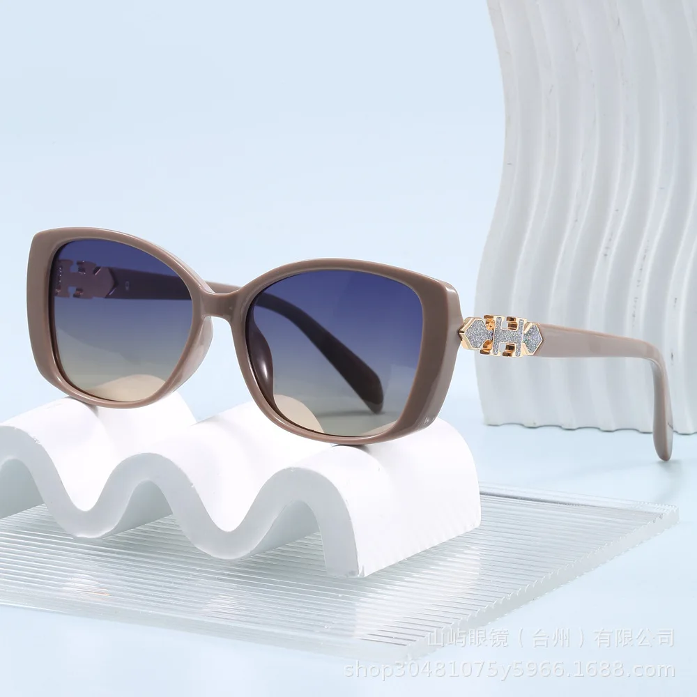 

2025 новые поляризационные солнцезащитные очки в маленькой оправе с буквой H, корейская мода, уличный стиль, хит продаж, универсальные