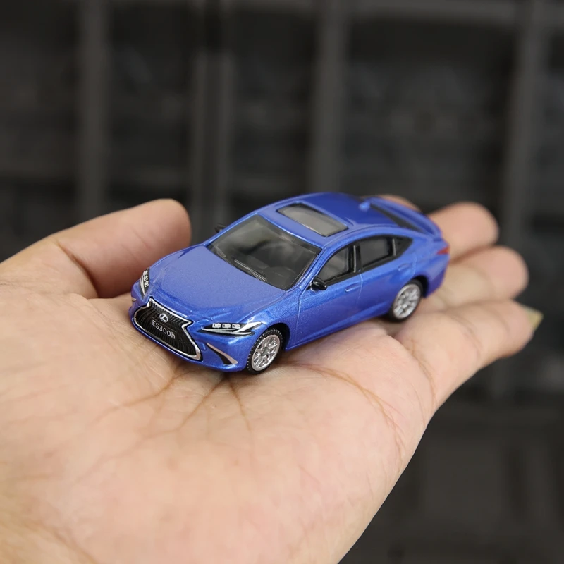 CCA 1:64 lexus ES300h modelo de coche de aleación totalmente metálico deslizante a prueba de golpes colección de adornos de coche de juguete para niños.