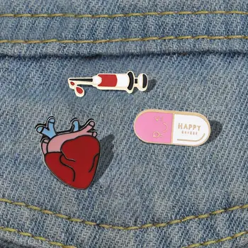 ハートブラッドバスルームの針ブローチ、医師のバッグ、デニムアクセサリー、クリエイティブなジュエリー、人気のブローチギフト
