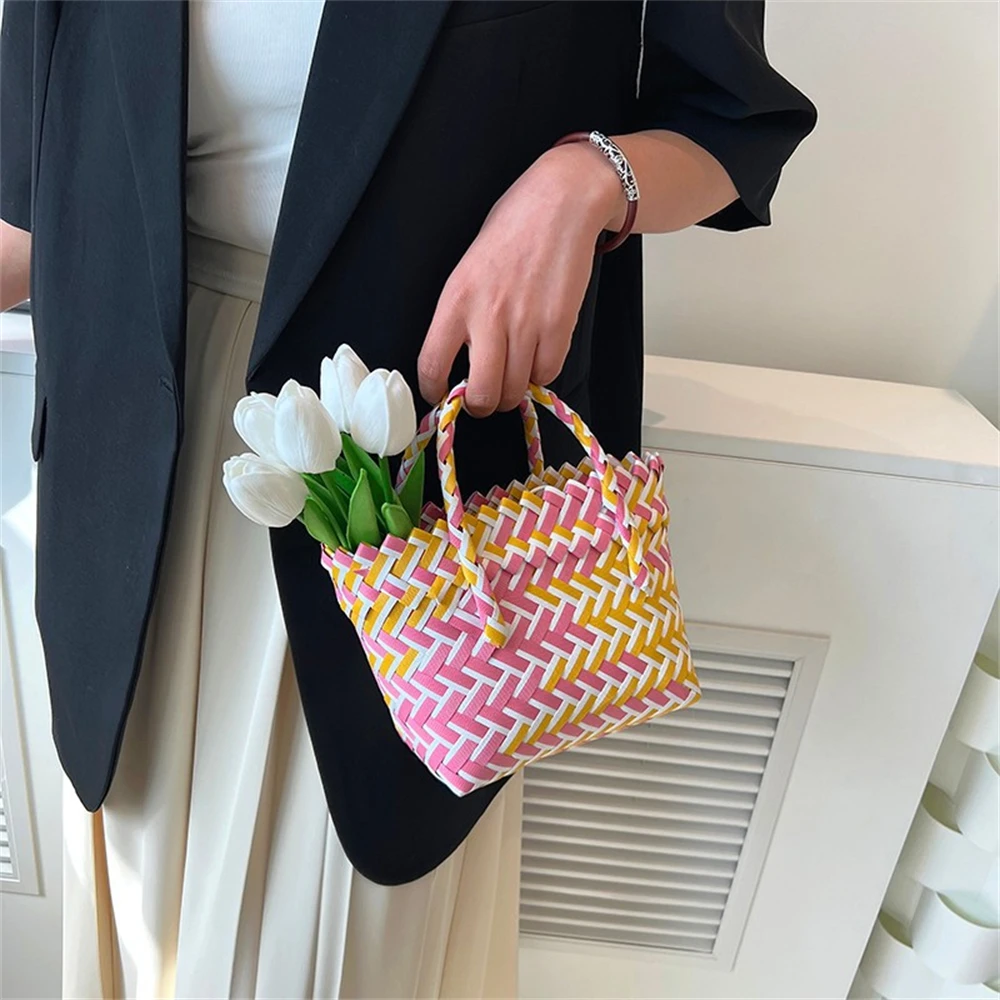 Summer Trend borsa intrecciata a mano Square Little Basket 2024 New Straw Cute Colorful Bags borsa da spiaggia per le vacanze con centinaia di