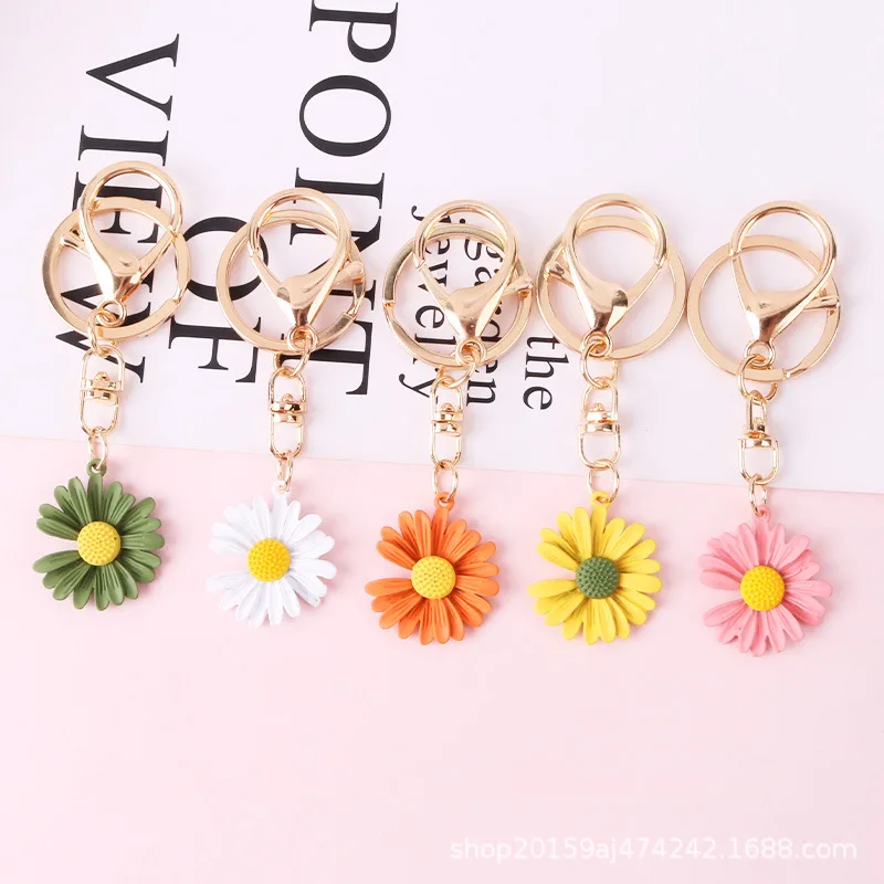 Creative Notch Daisy Keychain Fashion Flower Keyring For Women Sweet Handbag Ornaments Charms Car Key Holder Accessories Gifts